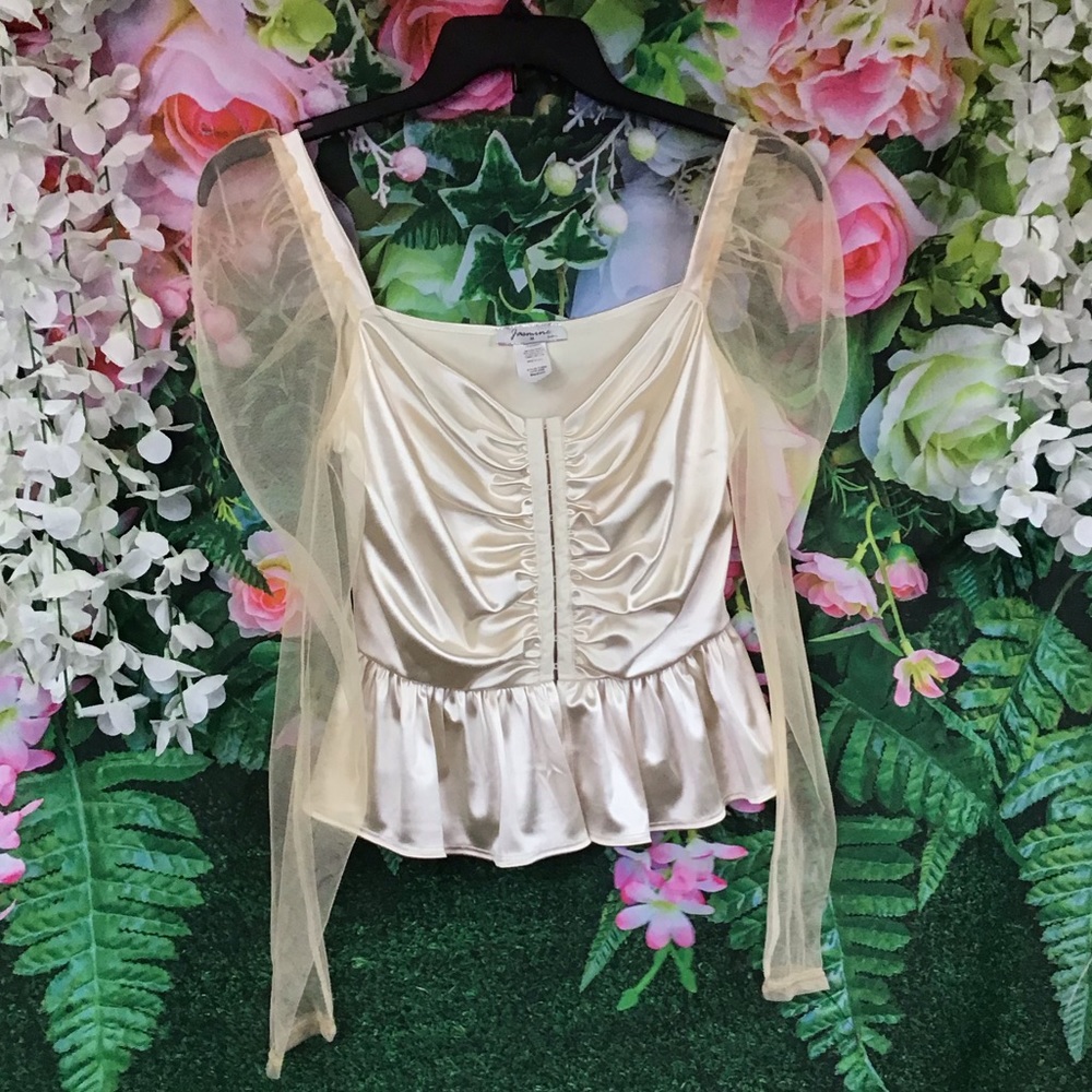 JASMINE ruffled top with sheer sleeves